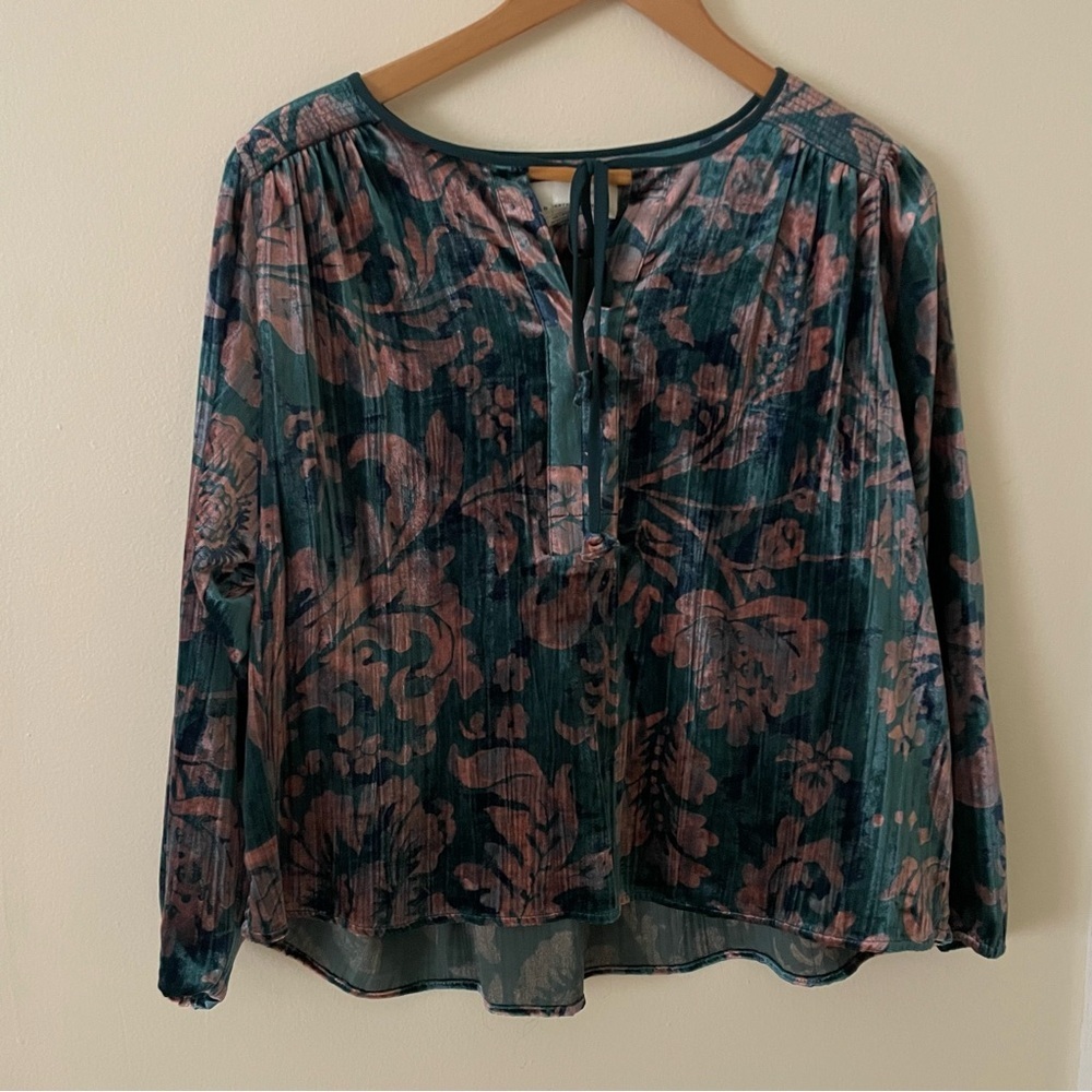 Like New Anthropologie Faustine Velvet
Floral Peasant Blouse